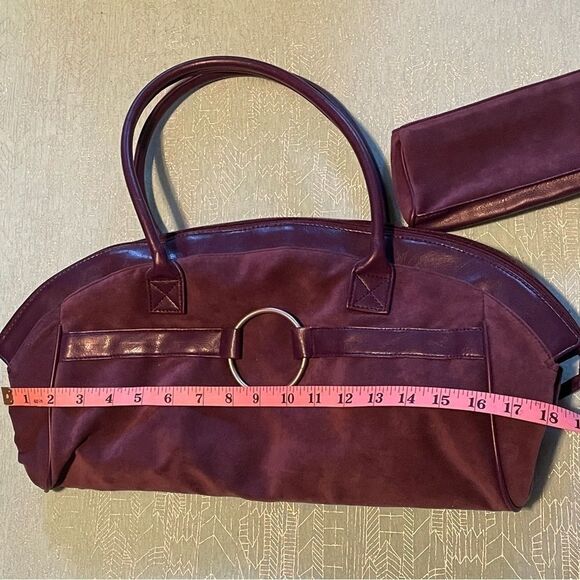 Estée LAUDER plum Microsuede 18” satchel/tote bag with matching make-up zip bag - Picture 4 of 16